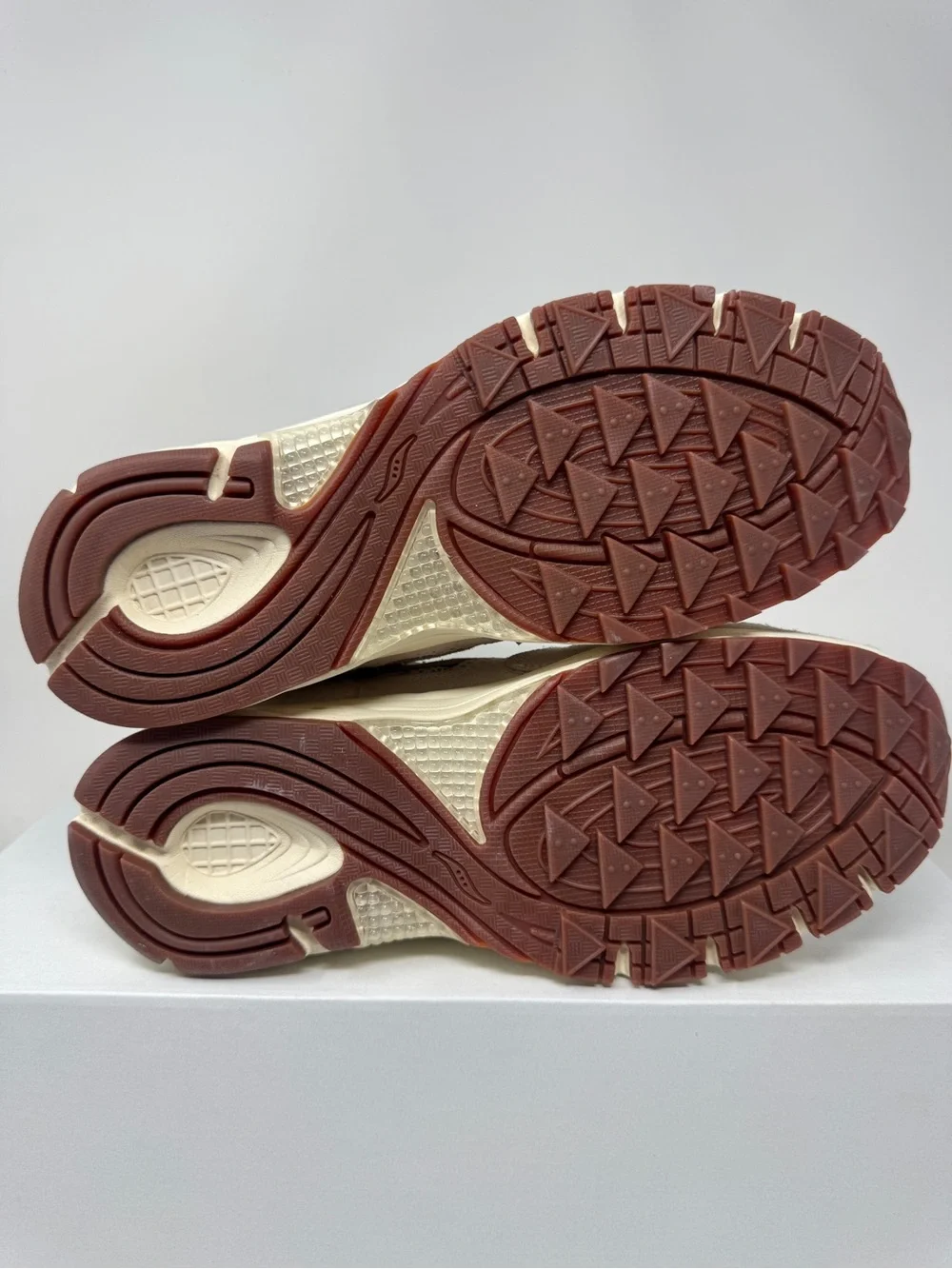 N/A unisex saucony